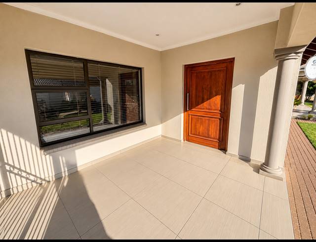 4 BEDROOM HOUSE FOR SALE IN THREE RIVERS EAST